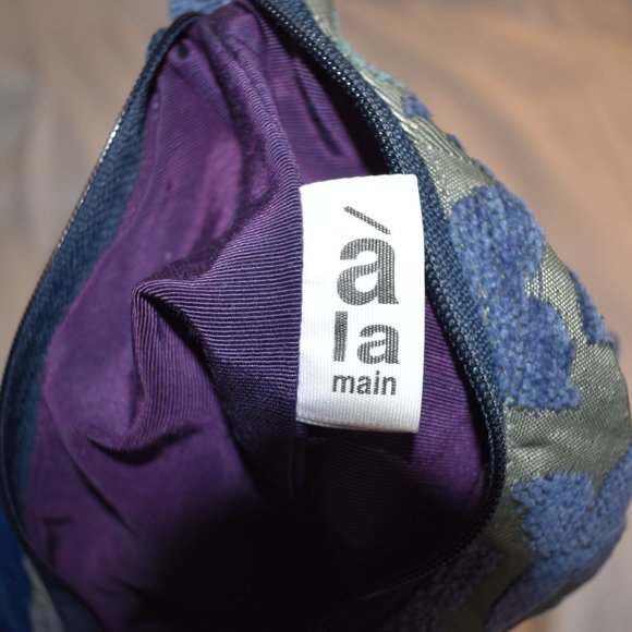 Brocaded Crossbody bag - Picture 6 of 8